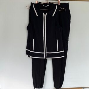 Zenergy by Chico’s Black and White Women's Leasure wear outfit.